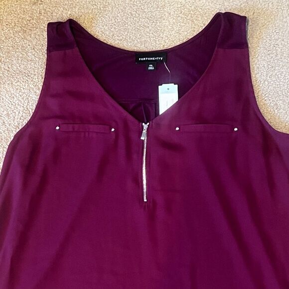 Fortune + Ivy Lighton Zip Detail Mixed matetial Blouse in burgundy plum color - Picture 4 of 5